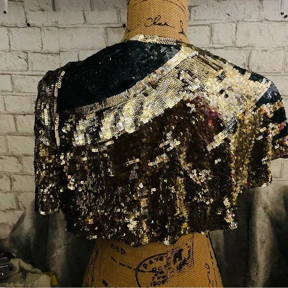 BCBG sequined topper - Picture 3 of 6